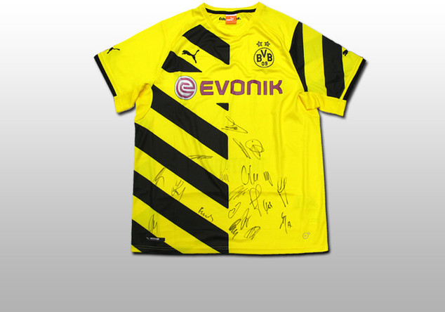  Signiertes BVB-Trikot 
