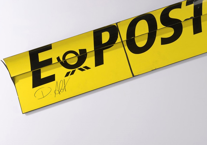 Signiertes Crashteil    Signiertes Crashteil