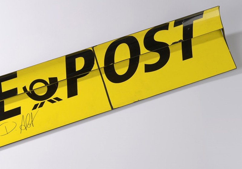 Signiertes Crashteil    Signiertes Crashteil