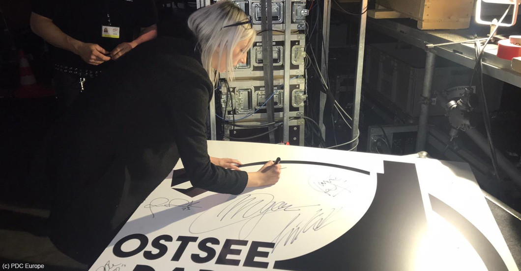 Signiertes Darts Unikat    Signiertes Darts Unikat