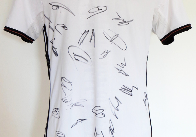  Signiertes DFB EM Trikot 
