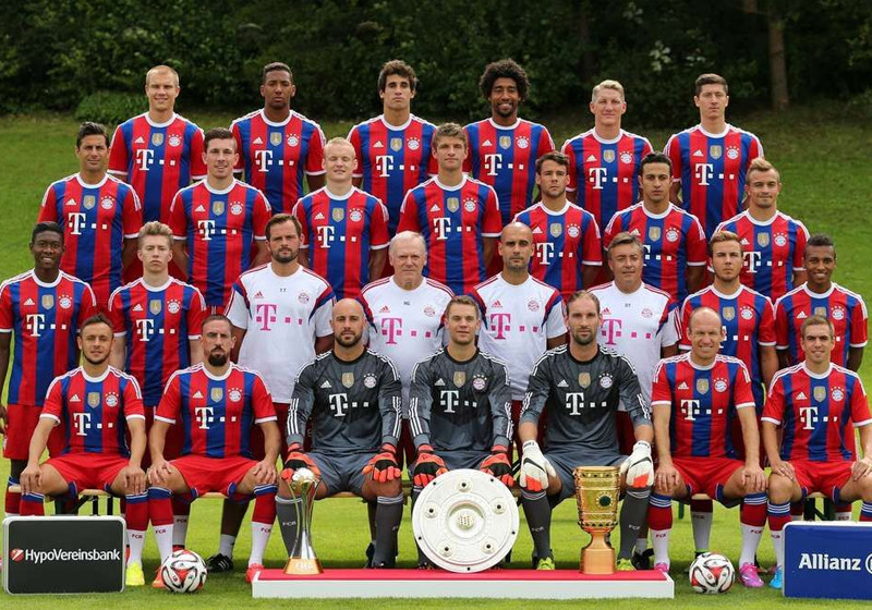  Signiertes FCB Heimtrikot 