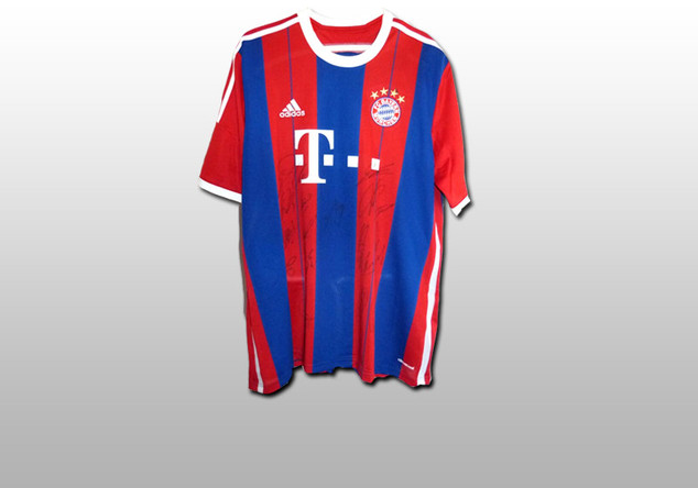  Signiertes FCB Heimtrikot 