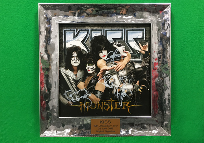  Signiertes Kiss Cover 