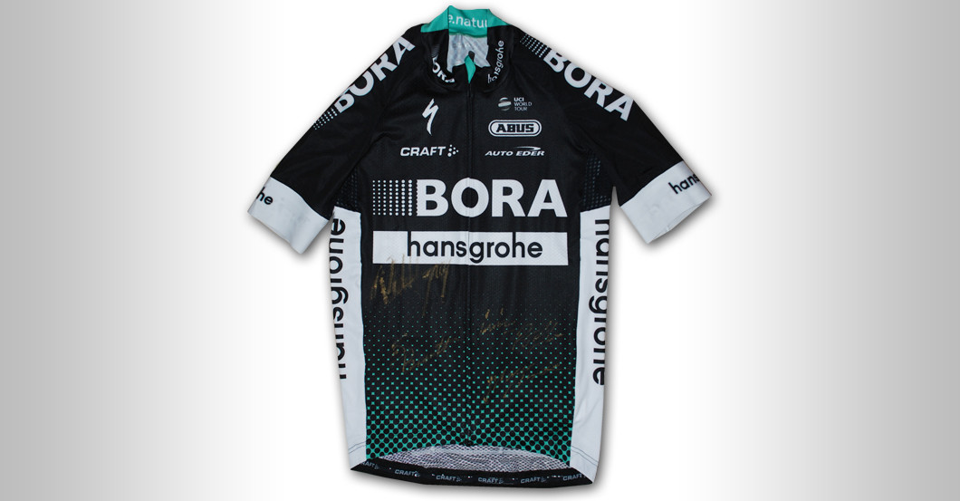  Signiertes Teamtrikot 