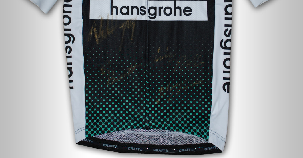  Signiertes Teamtrikot 