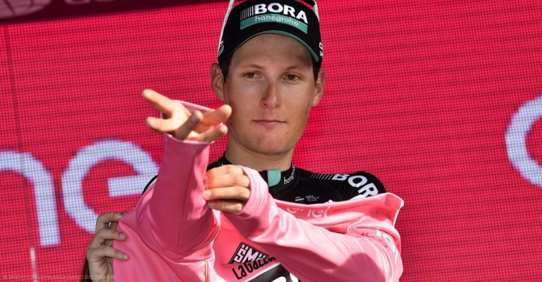  Signiertes Teamtrikot 