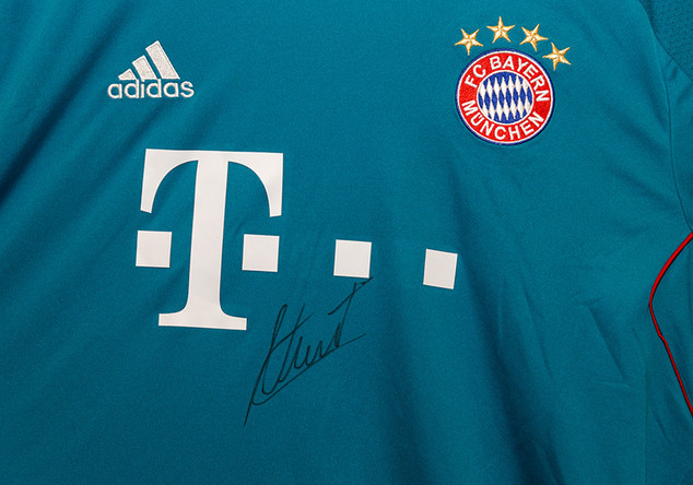 Signiertes Trikot Neuer   Signiertes Trikot Neuer