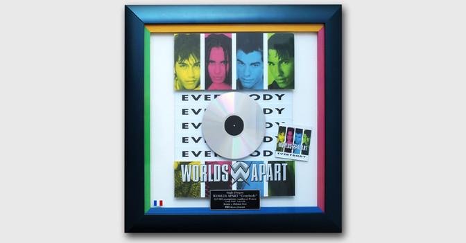 Silber Award Worlds Apart   Silber Award Worlds Apart