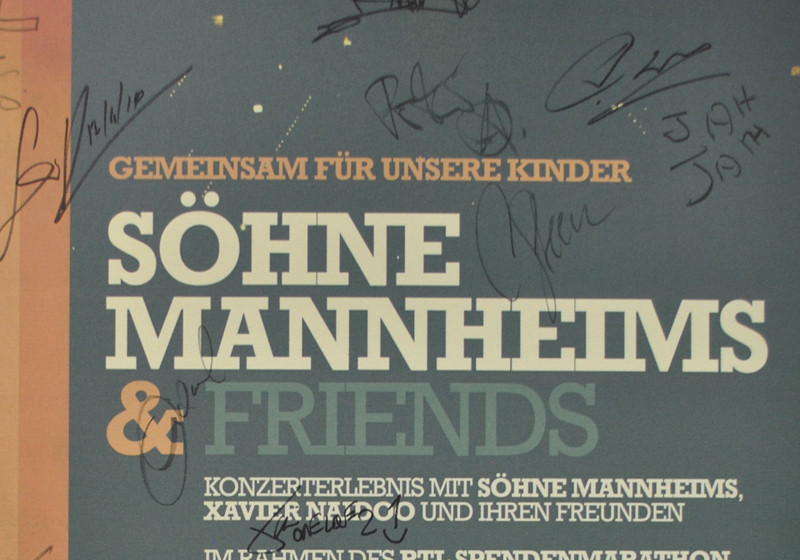 Von den Söhnen Mannheims: Konzerttickets & signierte Leinwand