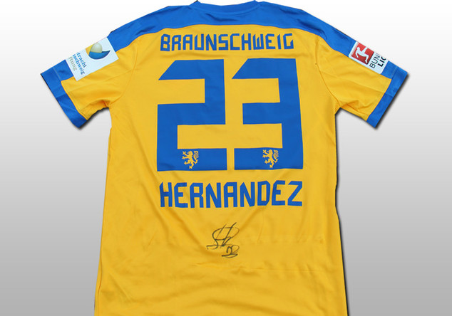 Sondertrikot Hernandez   Sondertrikot Hernandez