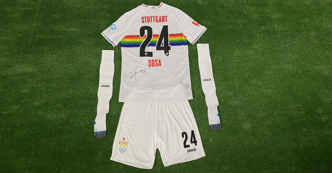  Sosa Outfit signiert 