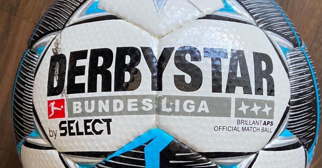 Spielball Revierderby   Spielball Revierderby