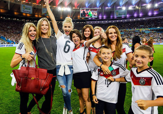 Spielerfrauen-Trikot   Spielerfrauen-Trikot
