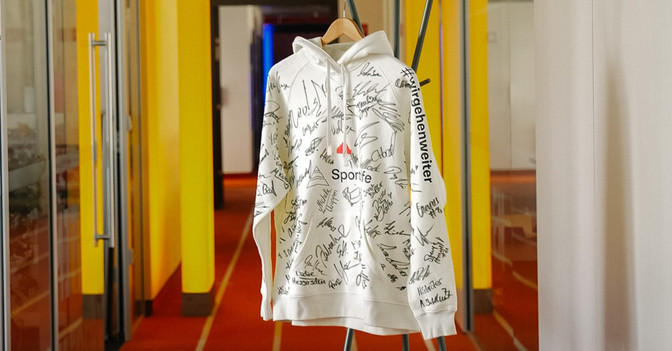 Sporthilfe 3 Hoodie    Sporthilfe 3 Hoodie