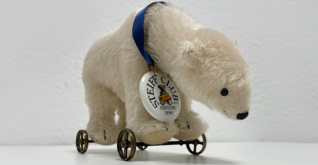  Steiff Eisbär auf Rädern 