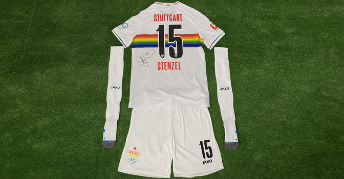  Stenzel Outfit signiert 