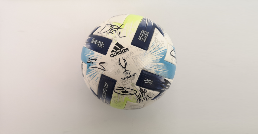  Supercup-Ball signiert 