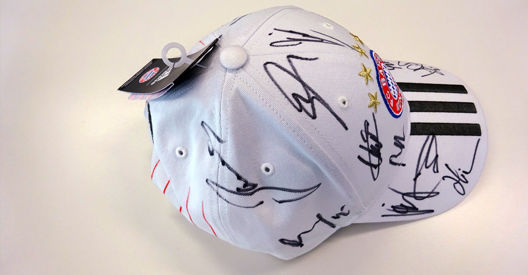  Teamsignierte FCB Cap 
