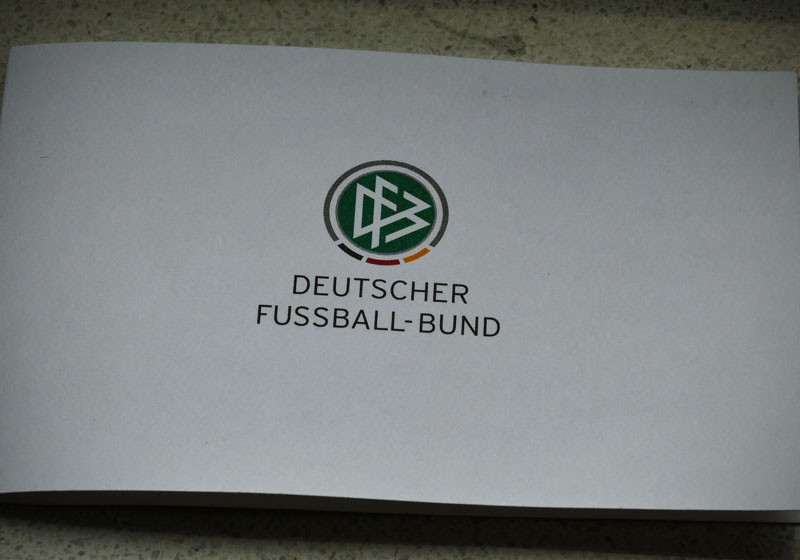 Teamsigniertes DFB Trikot   Teamsigniertes DFB Trikot