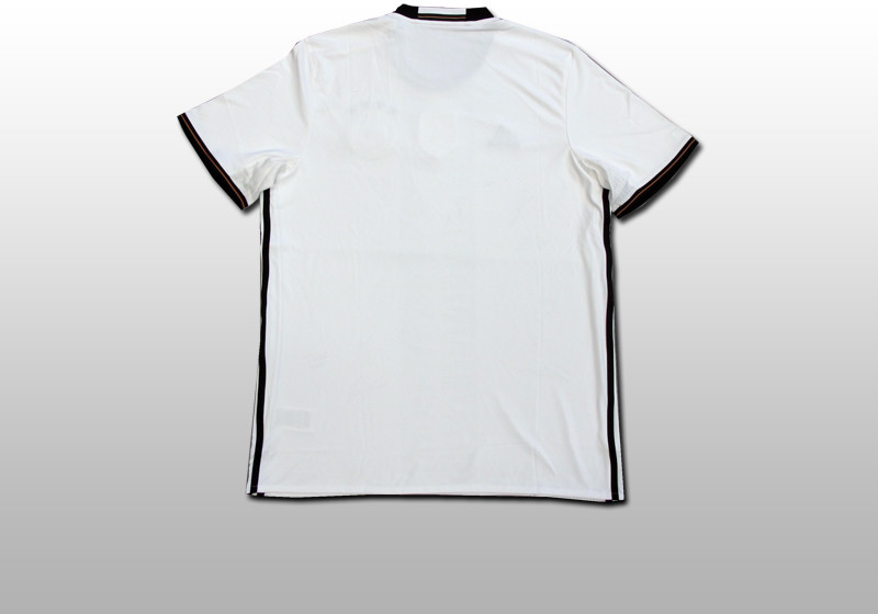  Teamsigniertes EM Trikot 