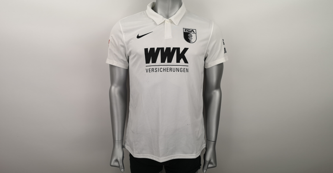  Teamsigniertes FCA Trikot 
