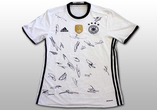  Teamsigniertes Trikot 