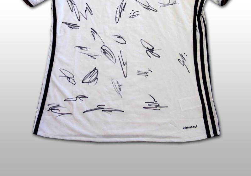 Teamsigniertes Trikot   Teamsigniertes Trikot