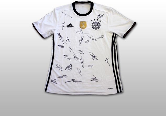 Teamsigniertes Trikot   Teamsigniertes Trikot