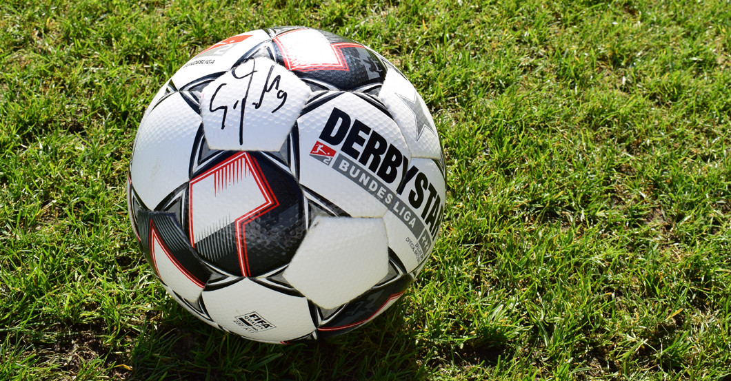 Teroddes signierter Ball   Teroddes signierter Ball