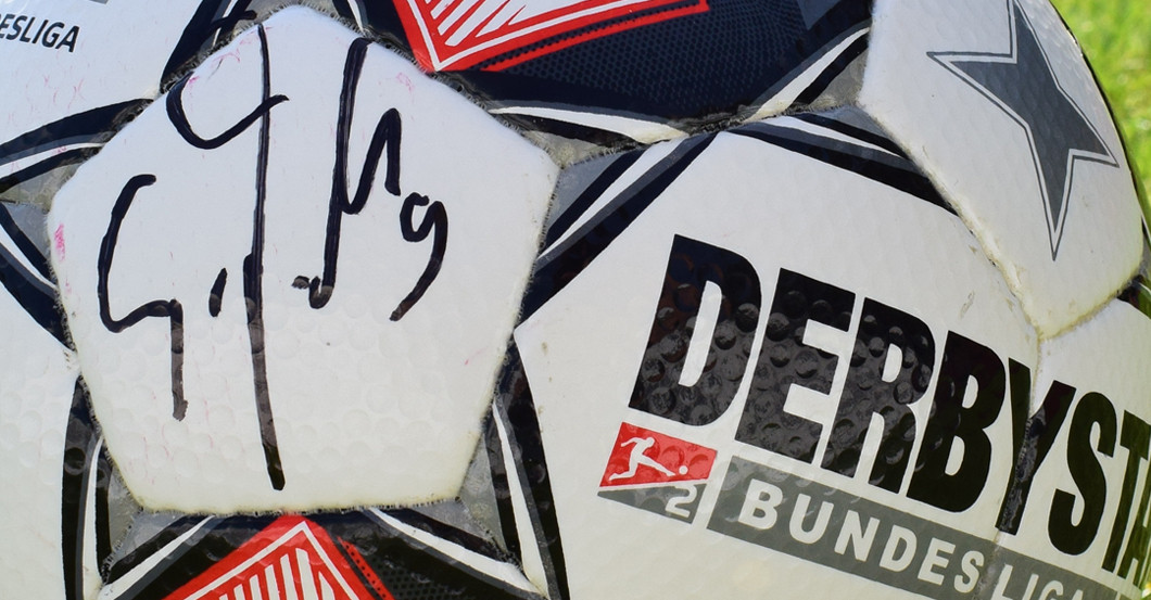 Teroddes signierter Ball   Teroddes signierter Ball