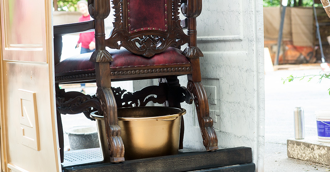 The Golden Potty   The Golden Potty