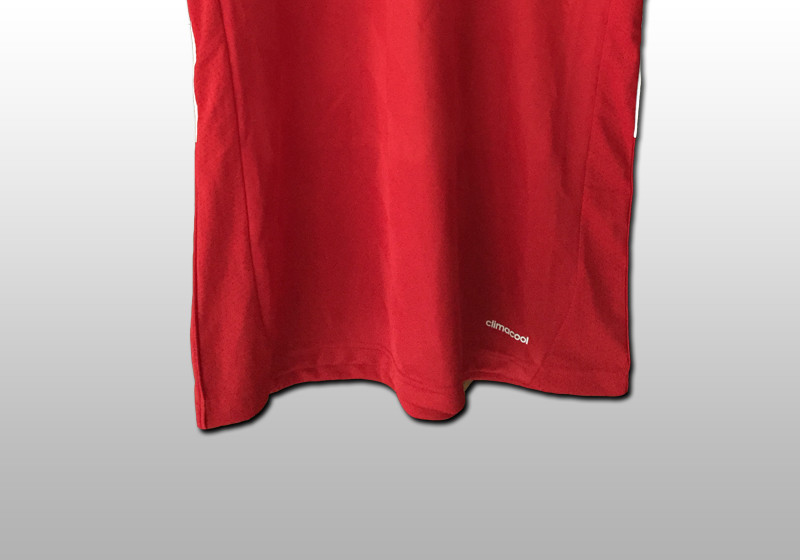  Thiago-Trikot signiert 