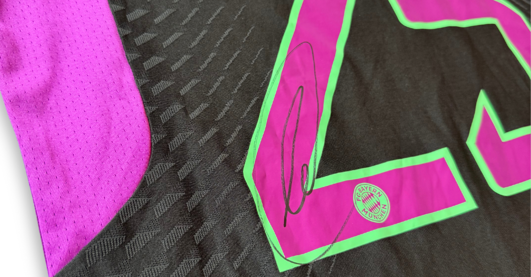 TM Müller Trikot getragen   TM Müller Trikot getragen