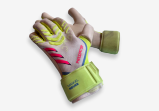  TM Neuers Handschuhe  