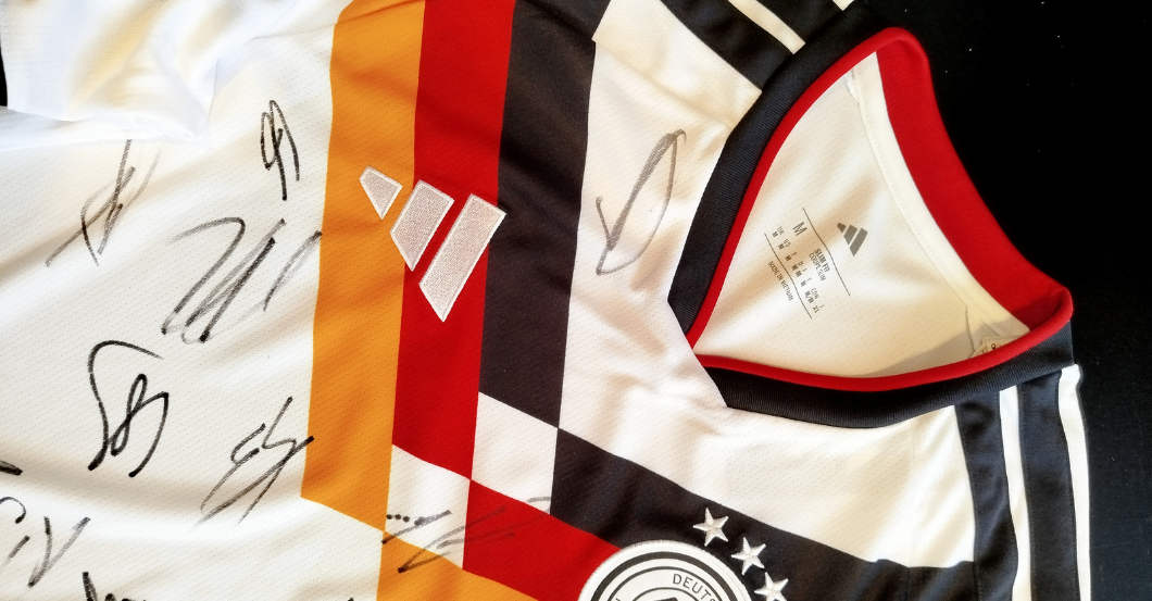  TM WM Trikot 26 signiert 