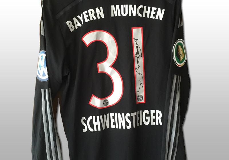  Trikot B. Schweinsteiger 