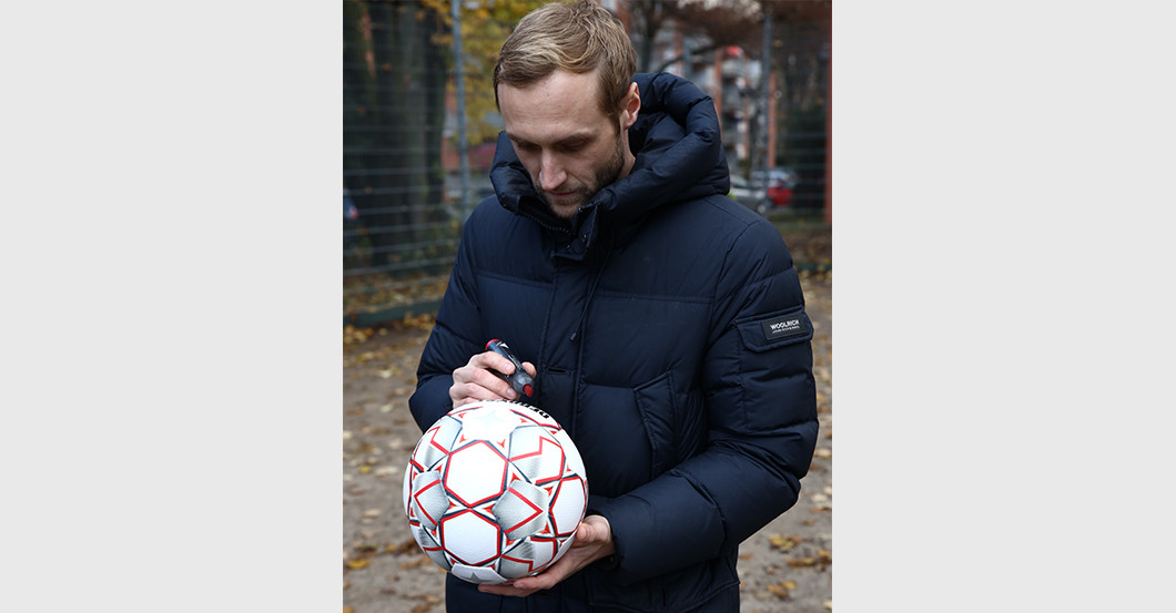  Trikot Ball Marcel Risse 