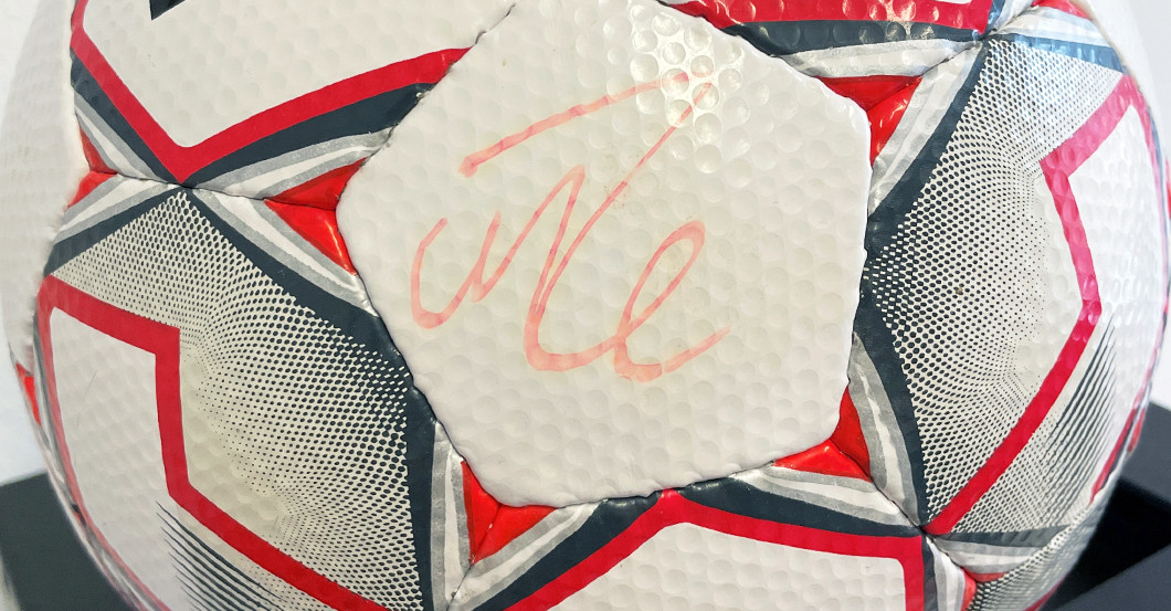  Trikot Ball Marcel Risse 