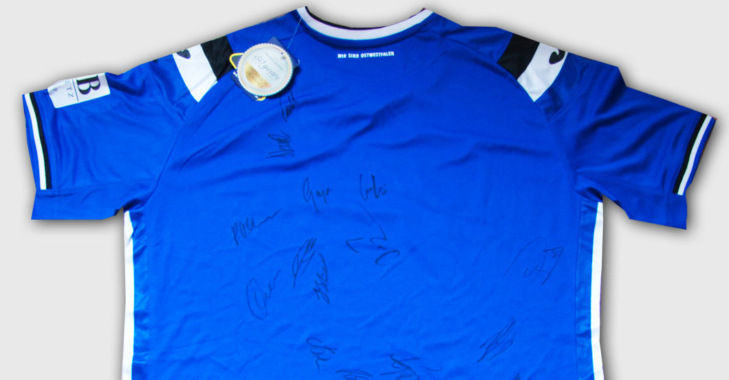 Trikot Bielefeld signiert   Trikot Bielefeld signiert