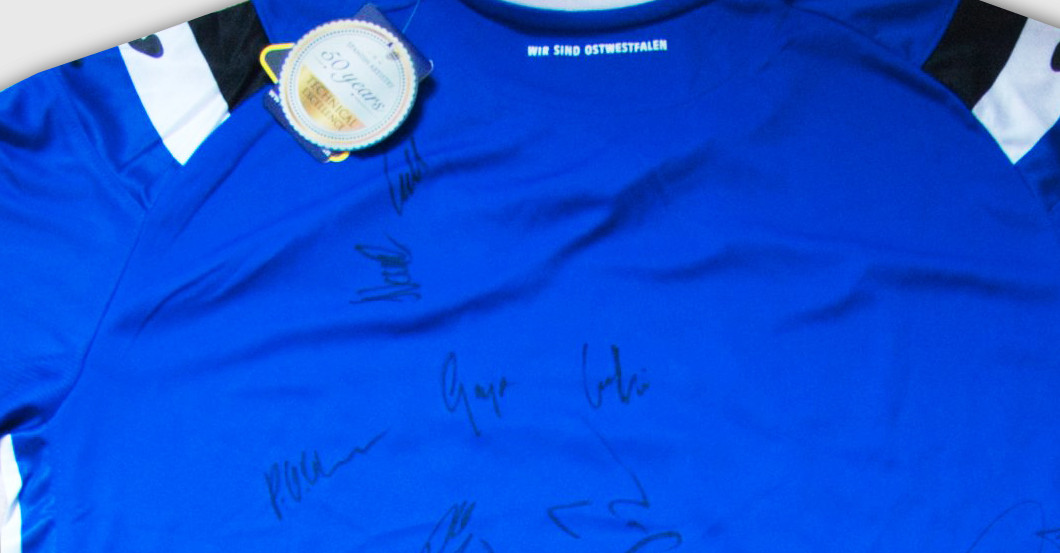 Trikot Bielefeld signiert   Trikot Bielefeld signiert