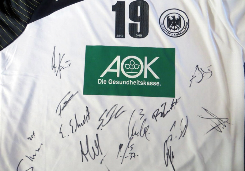  Trikot der Handballer 