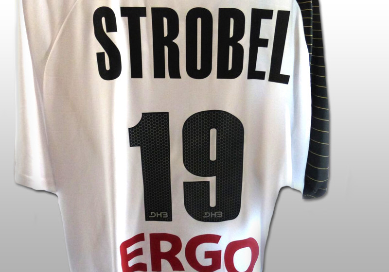  Trikot der Handballer 