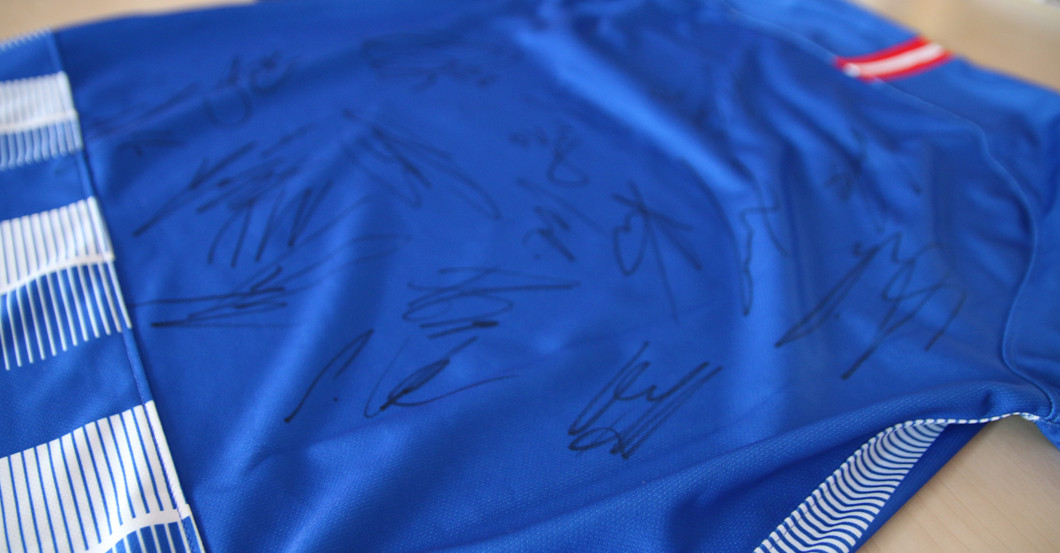 Trikot Hertha signiert   Trikot Hertha signiert