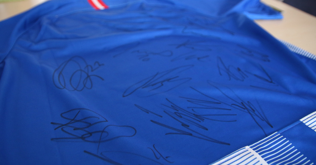 Trikot Hertha signiert   Trikot Hertha signiert