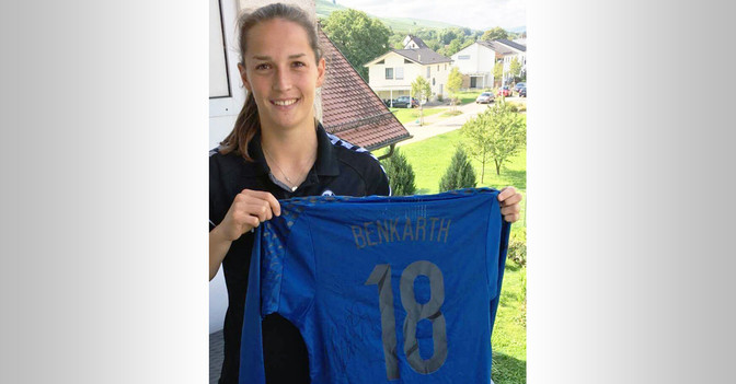 Trikot Laura Benkarth   Trikot Laura Benkarth