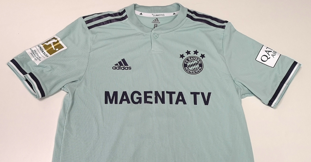 Trikot Martinez   Trikot Martinez