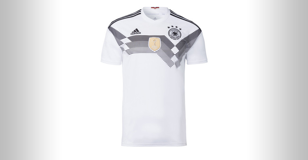 Trikot und Ball DFB   Trikot und Ball DFB