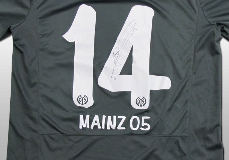  Trikot von Baumgartlinger 