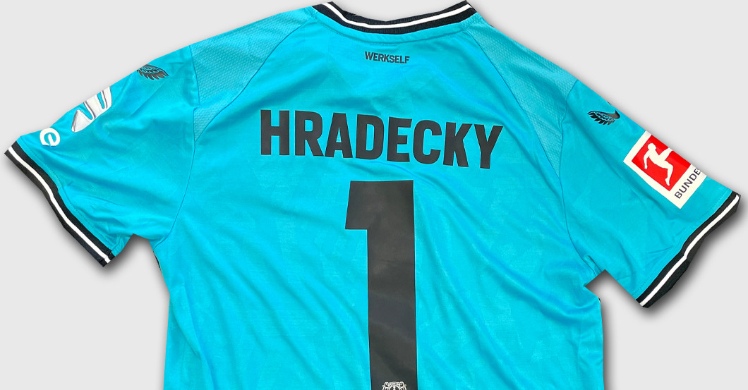 UC Bayer Trikot Hradecky   UC Bayer Trikot Hradecky